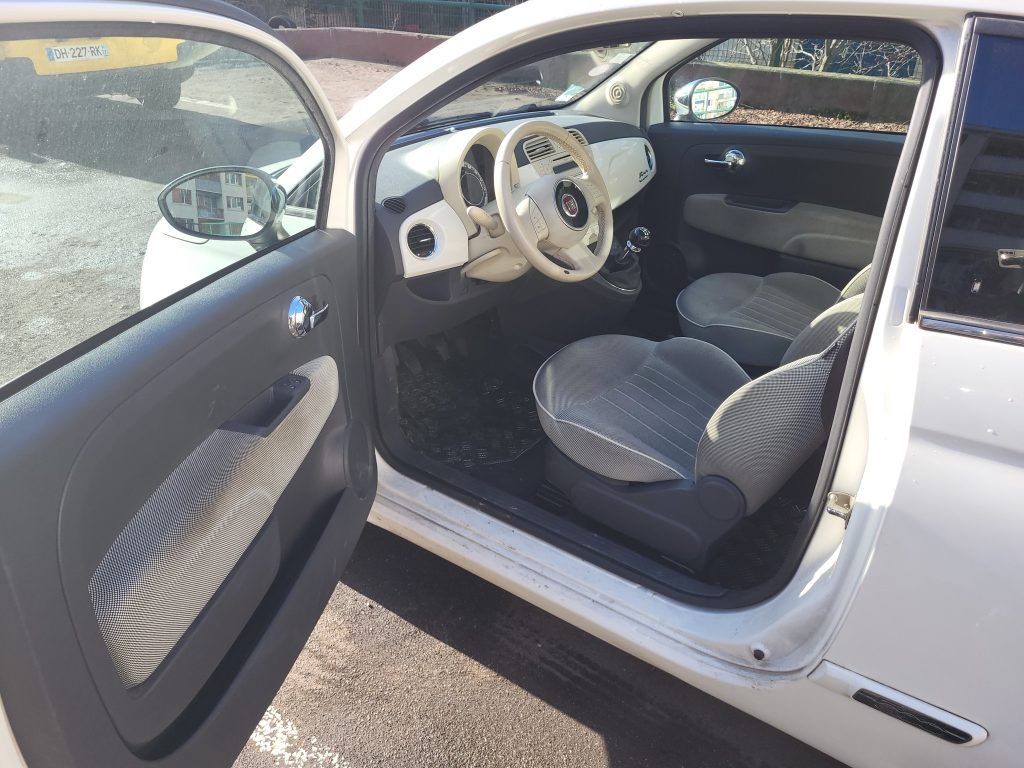 fiat_500_essence_lounge_villeneuve_le_roi_bsauto_intérieur_gauche