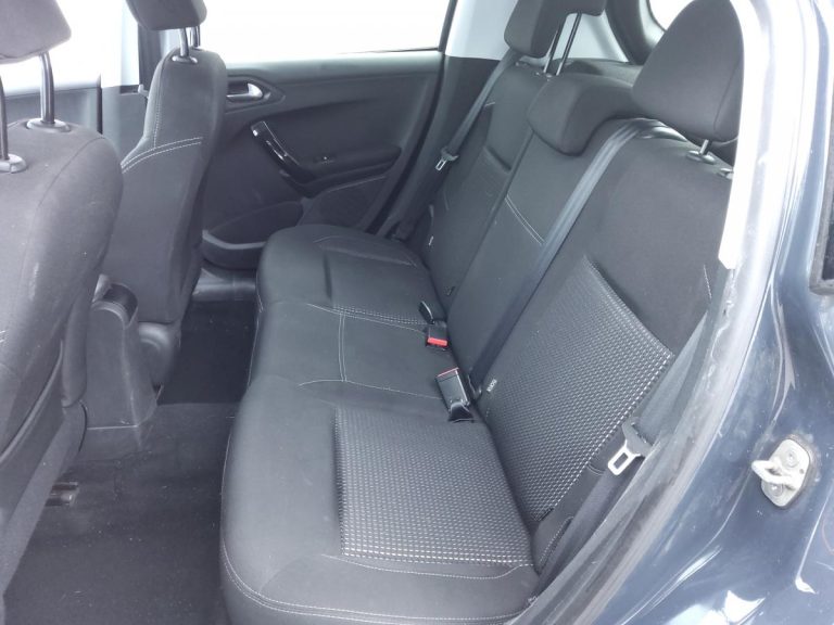 peugeot_208_allure_business_diesel_villeneuve_le_roi_bsauto_intérieur_arriere_gauche