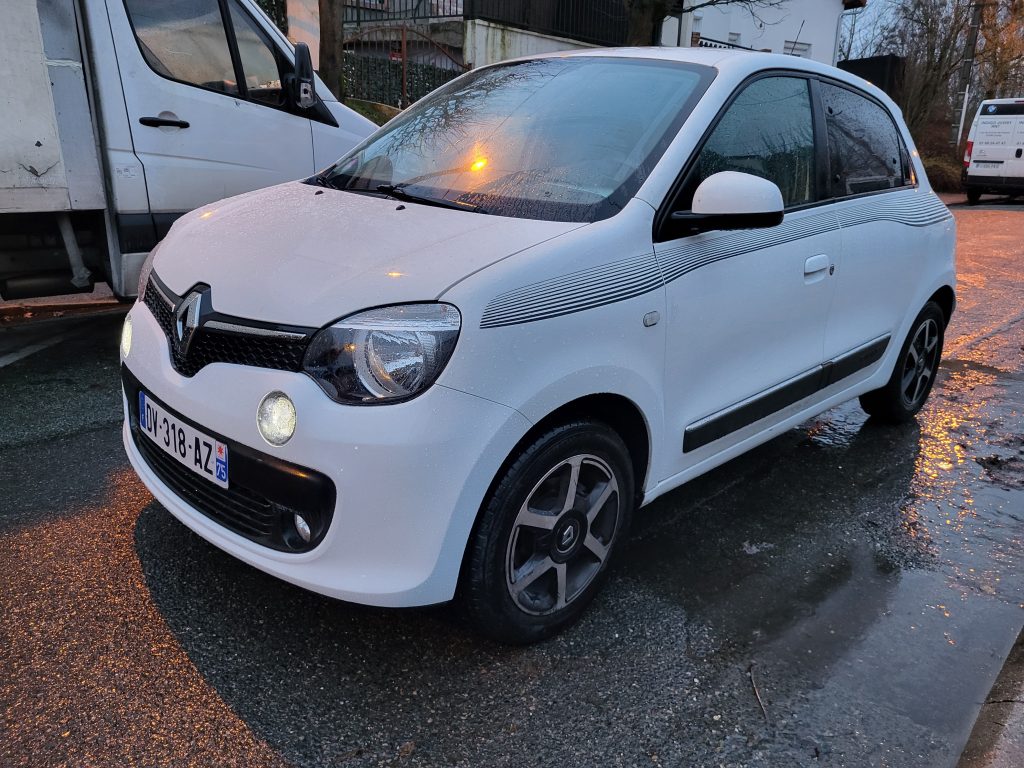 renault_twingo_3_limited_essence_gps_camera_villeneuve_le_roi_bsauto_avant_gauche