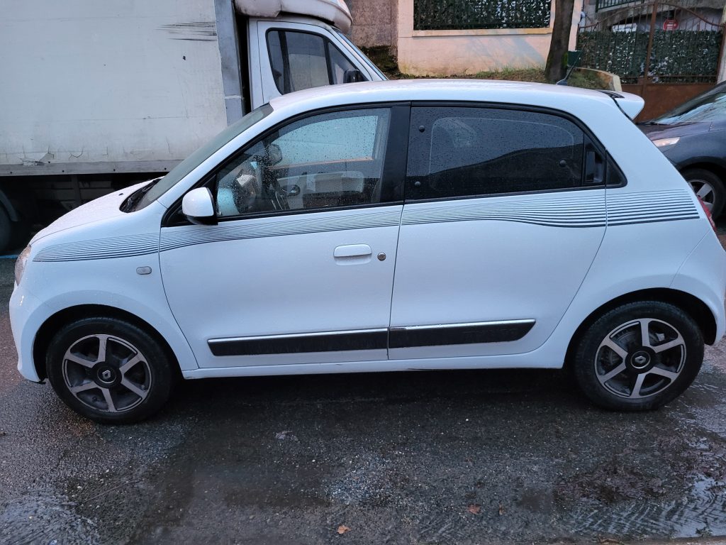 renault_twingo_3_limited_essence_gps_camera_villeneuve_le_roi_bsauto_cote_gauche
