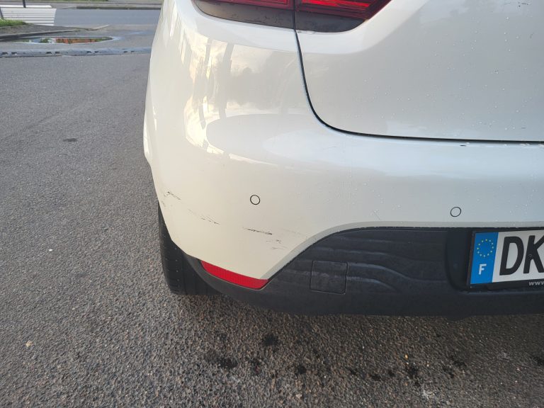 Renault_clio_4_diesel_bsauto_villeneuve_le_roi_dommage_pc_arriere_gauche