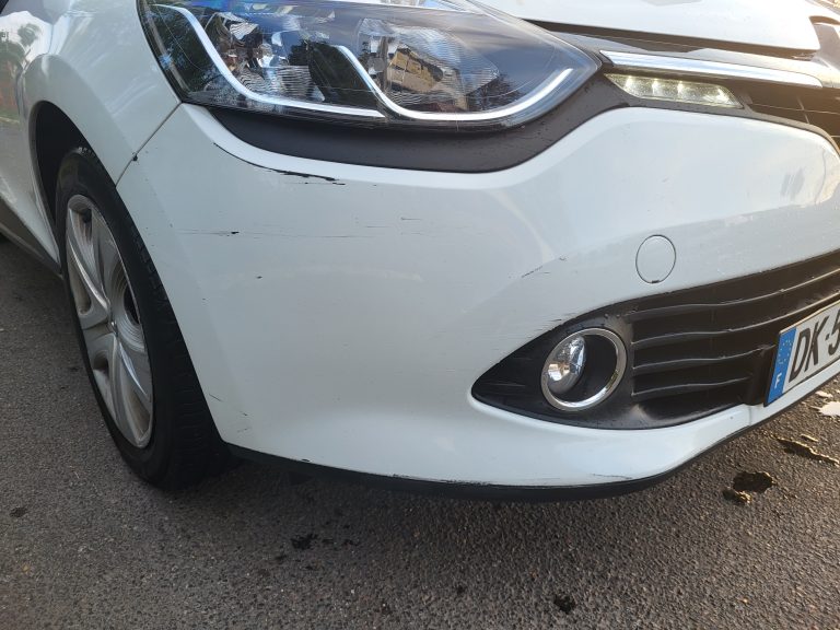 Renault_clio_4_diesel_bsauto_villeneuve_le_roi_dommage_pc_avant_droit