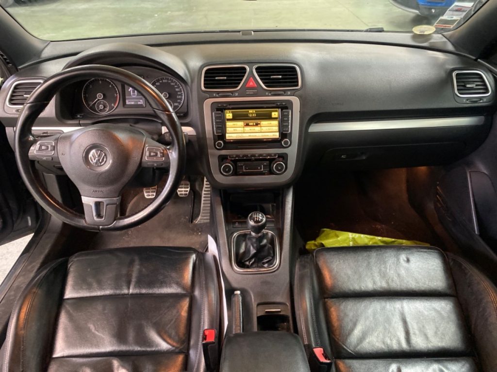 volkswagen_eos_sportline_console_centrale_bsauto_villeneuve_le_roi