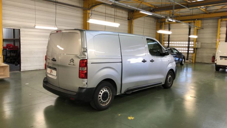 Citroen_jumpy_4_club_arriere_droit_bsauto_mbmlocation_villeneuve_le_roi