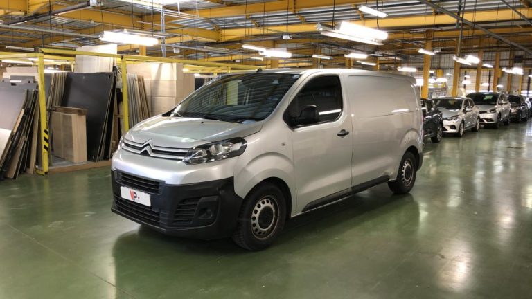 Citroen_jumpy_4_club_avant_gauche_bsauto_mbmlocation_villeneuve_le_roi