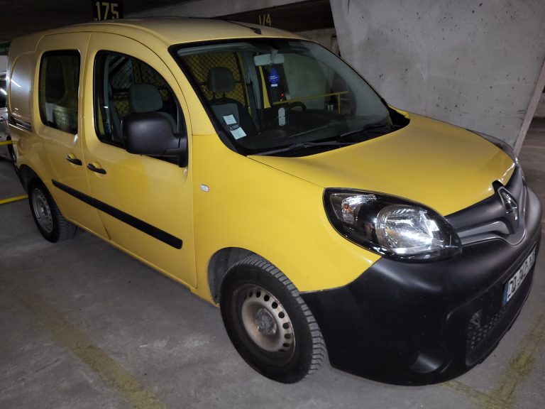 Renault_kangoo_generiqu_avant_droit_bsauto_villeneuve_le_roi