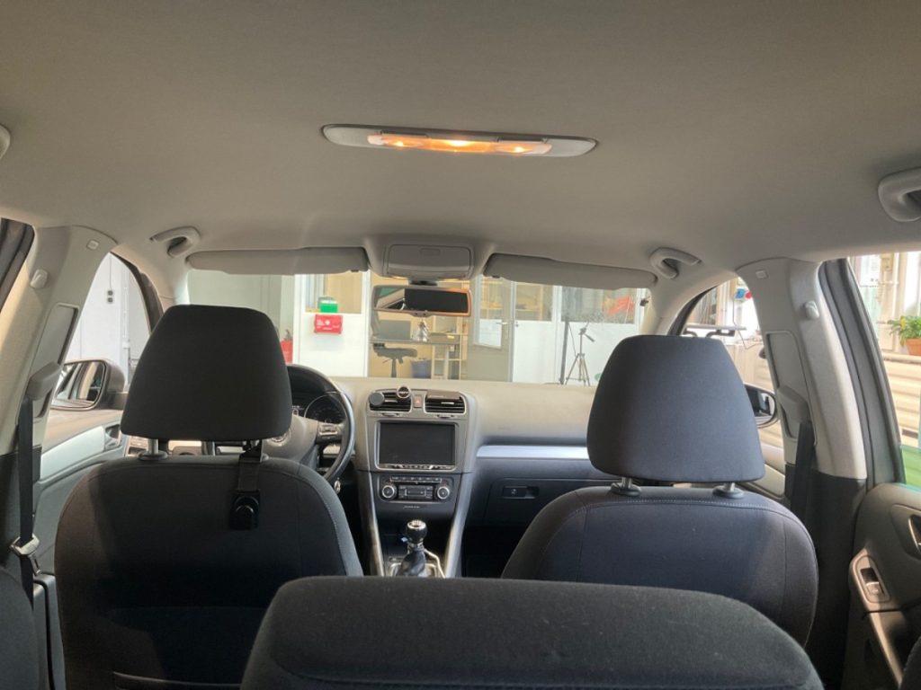 voiture_golf_6_gris_essence_villeneuve_le_roi_bsauto_interieur_arriere