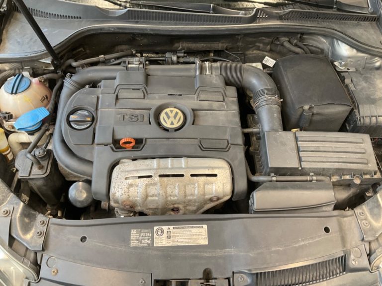 voiture_golf_6_gris_essence_villeneuve_le_roi_bsauto_moteur