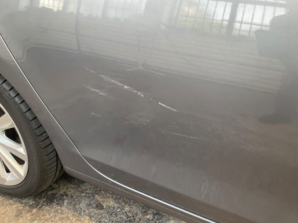 voiture_golf_6_gris_essence_villeneuve_le_roi_bsauto_porte_arriere