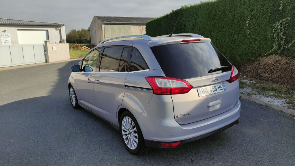 Ford_Grand_Cmax_gris_automatique_titanium_villeneuve_le_roi_bsauto_3_4_arriere_droit