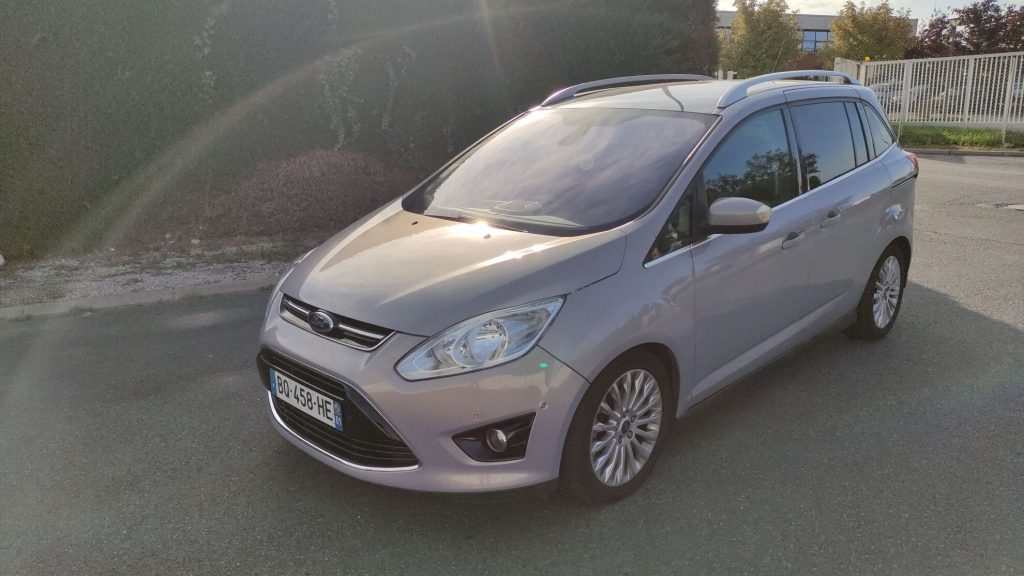 Ford_Grand_Cmax_gris_automatique_titanium_villeneuve_le_roi_bsauto_3_4_avant_droit