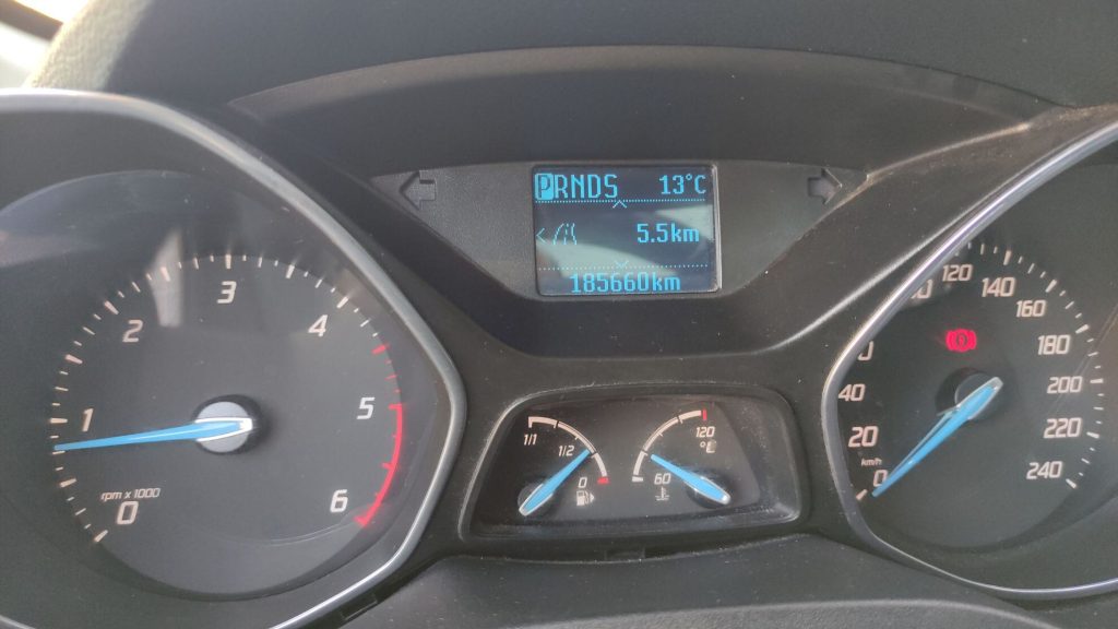 Ford_Grand_Cmax_gris_automatique_titanium_villeneuve_le_roi_bsauto_compteur