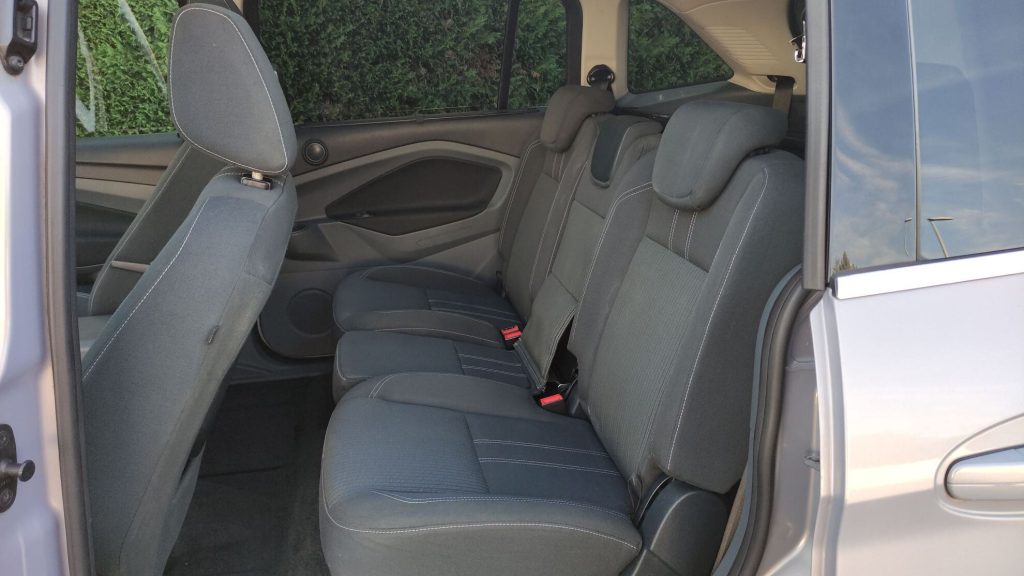 Ford_Grand_Cmax_gris_automatique_titanium_villeneuve_le_roi_bsauto_interieur_arriere