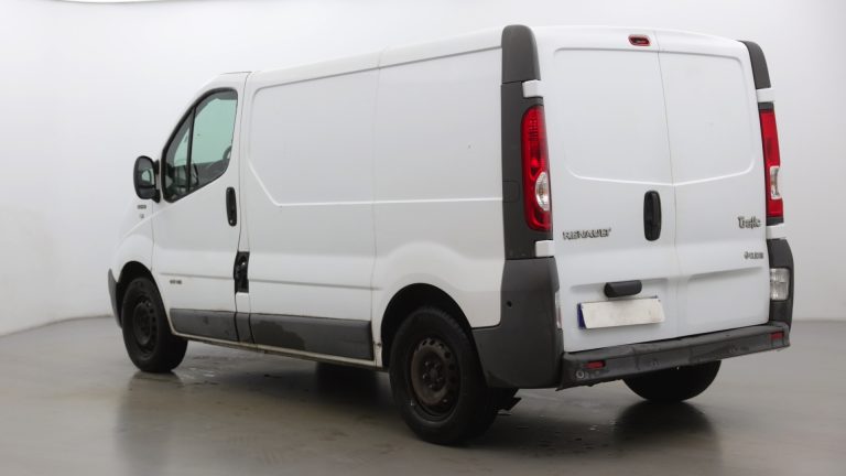 camion_Renault_Trafic_blanc_Paris_bsauto_3_4_arriere_gauche