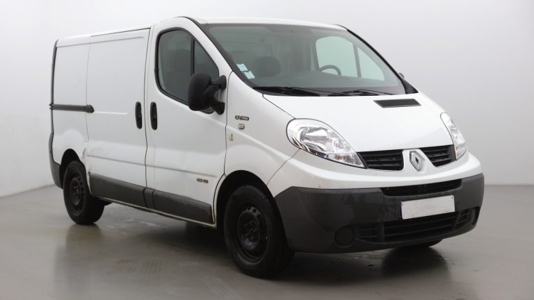 camion_Renault_Trafic_blanc_Paris_bsauto_3_4_avant_droit